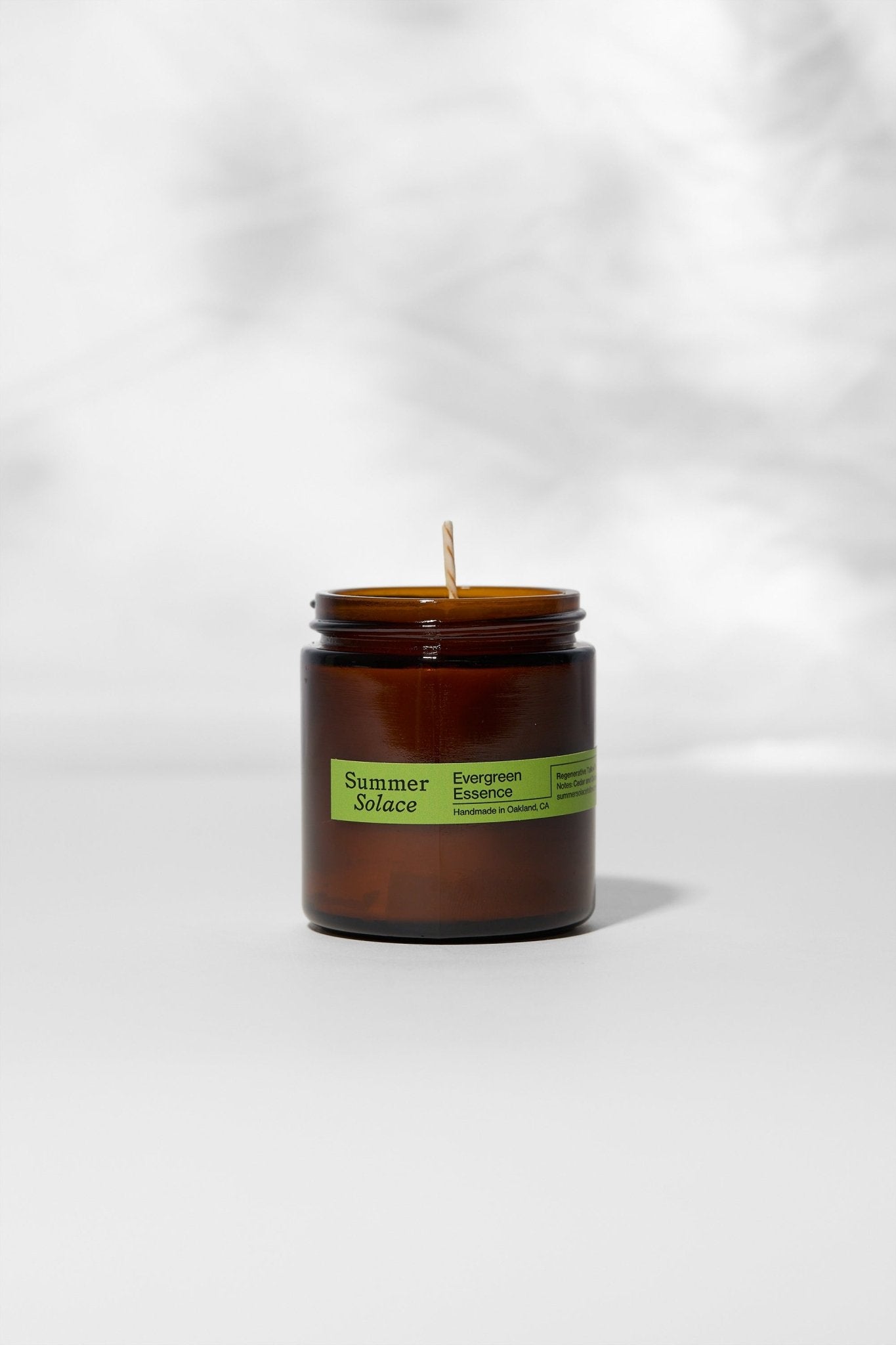 evergreen-essence-travel-candle-cedar-oakmoss-9348898.jpg